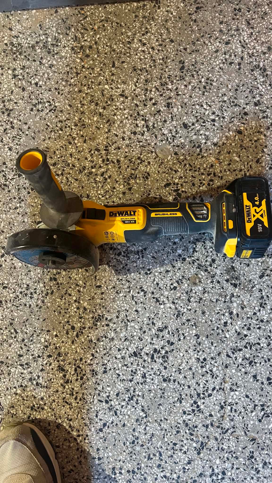 Ъглошлайф dewalt с батерия